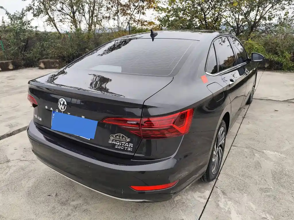 VOLKSWAGEN SAGITAR 2022