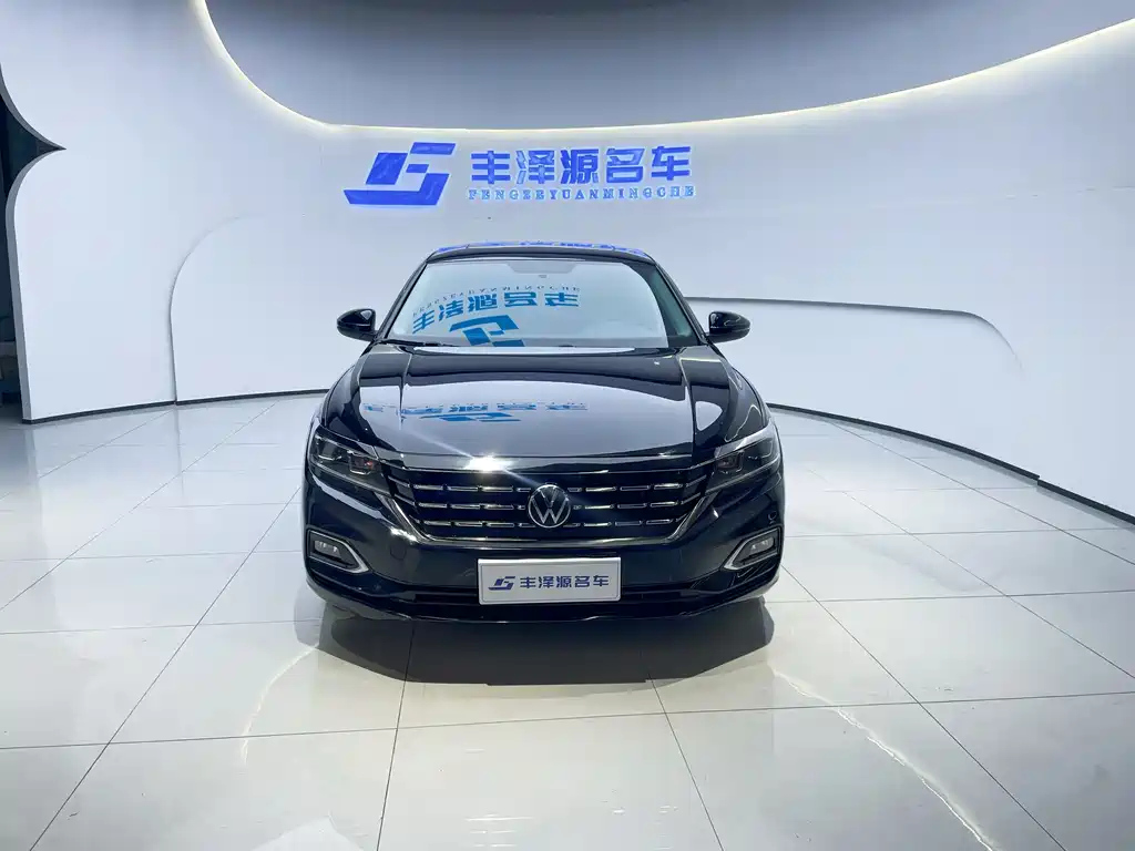 VOLKSWAGEN PASSAT 2022