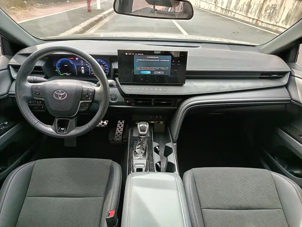 TOYOTA CAMRY 2024