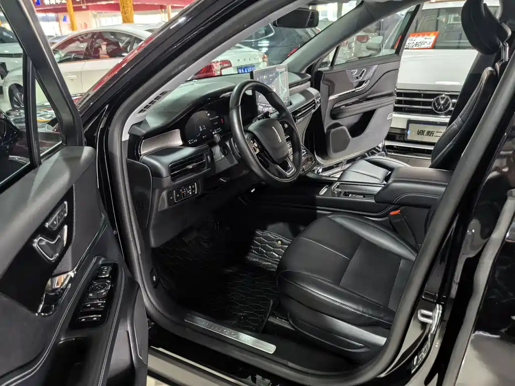 LINCOLN ADVENTURER 2023