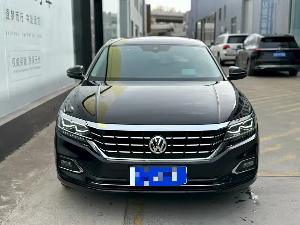 VOLKSWAGEN PASSAT 2020