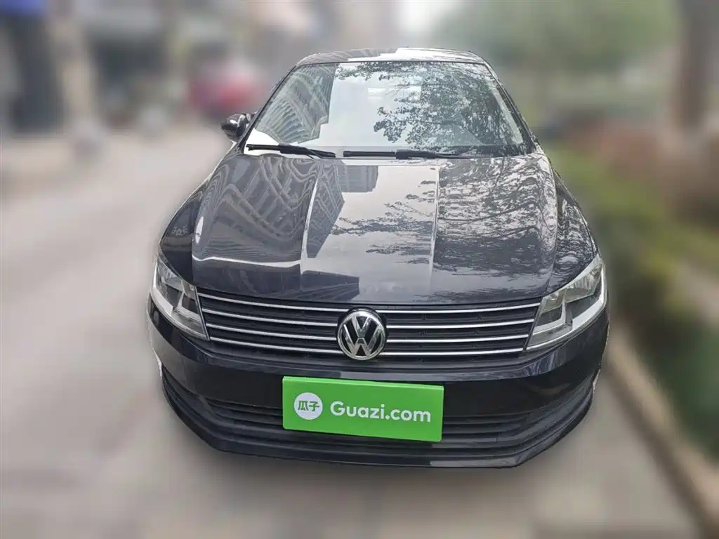 VOLKSWAGEN LAVIDA 2015