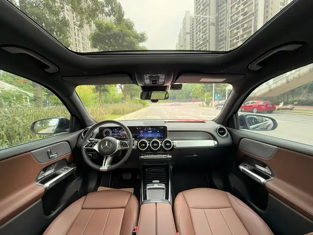 MERCEDES BENZ GLB 2023