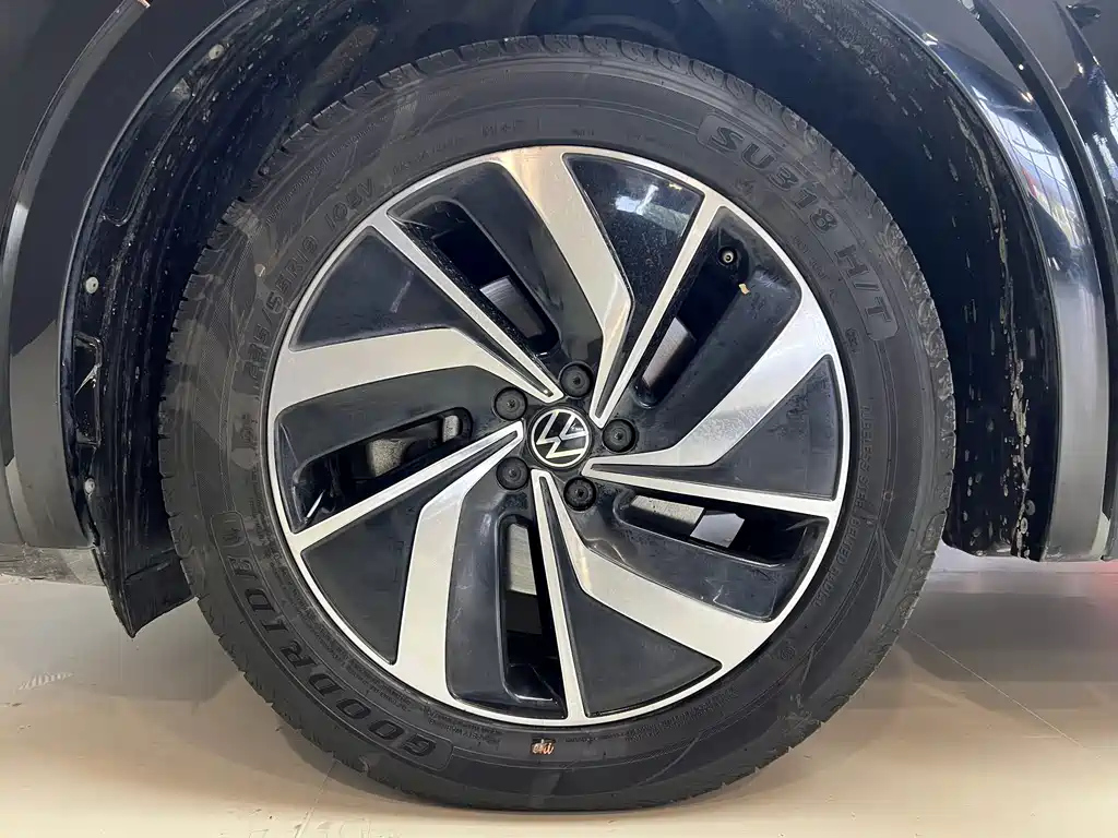 VOLKSWAGEN VILORAN 2023