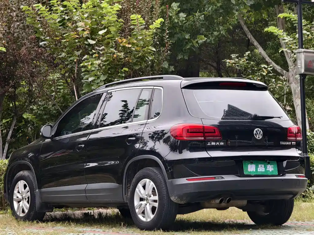 VOLKSWAGEN TIGUAN 2015