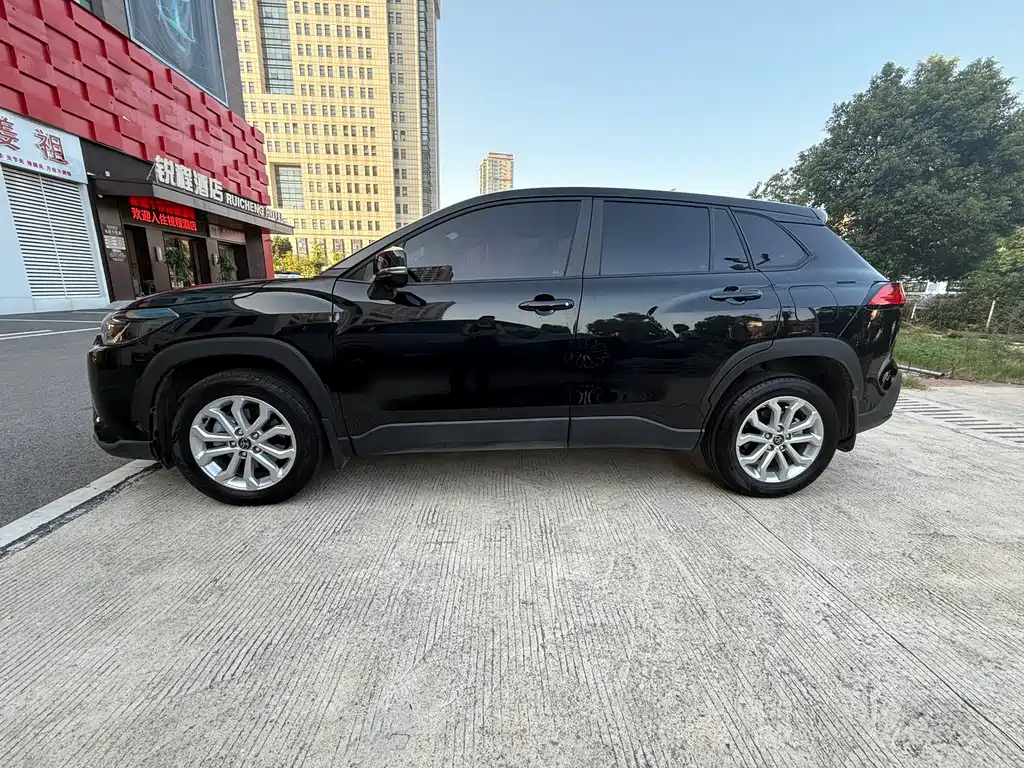 TOYOTA FRONTLANDER 2025