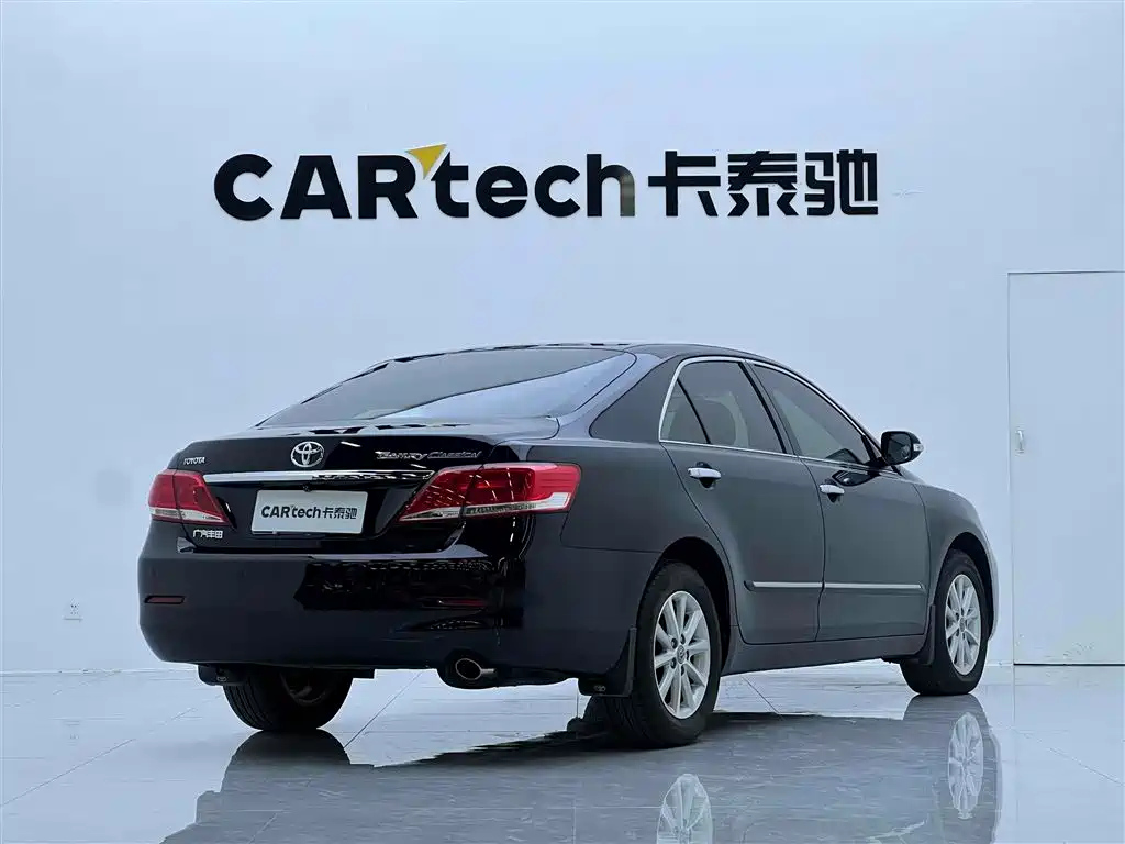 TOYOTA CAMRY 2011