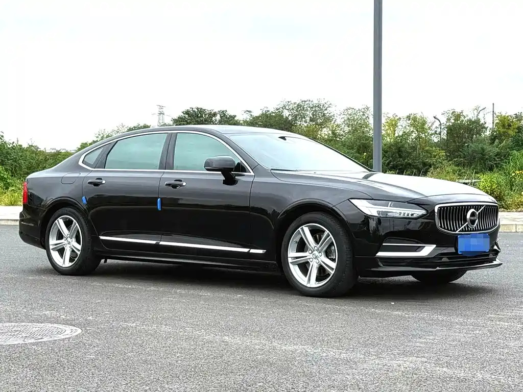 VOLVO S90 2019