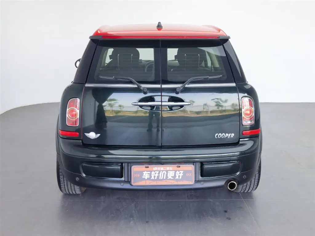 MINI CLUBMAN 2011