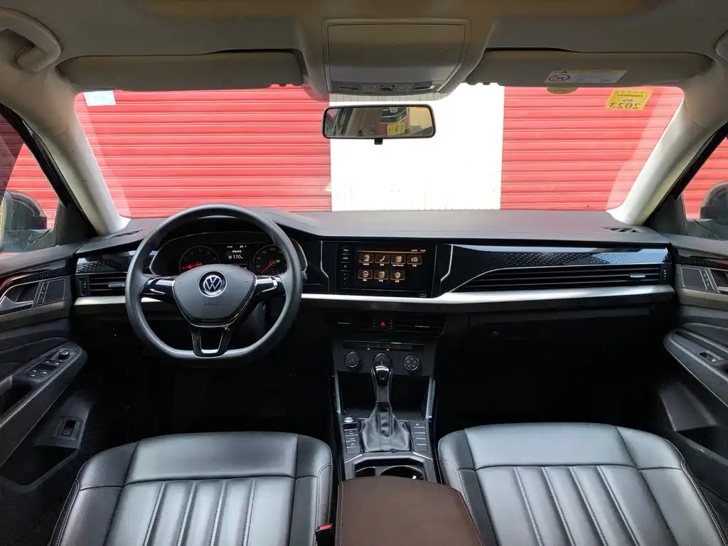 VOLKSWAGEN PASSAT 2021