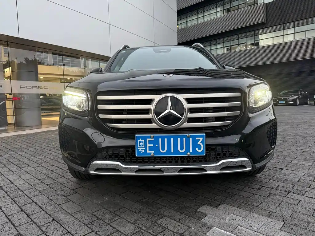 MERCEDES BENZ GLB 2024