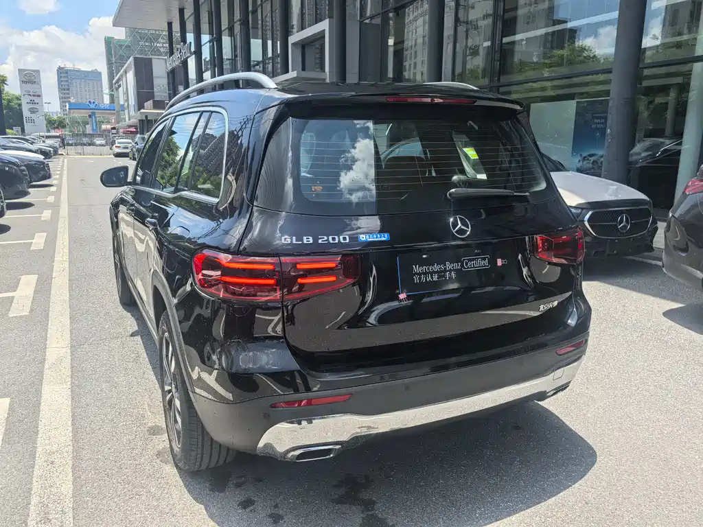 MERCEDES BENZ GLB 2024