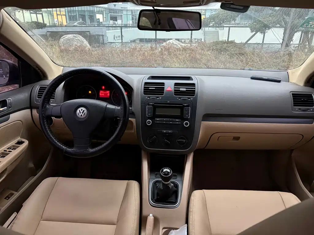 VOLKSWAGEN SAGITAR 2009