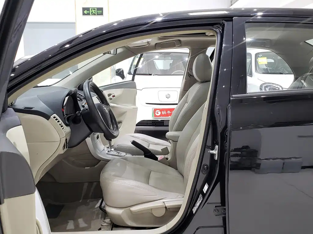 TOYOTA COROLLA 2013
