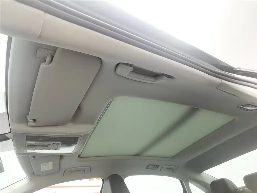 VOLKSWAGEN PASSAT 2019
