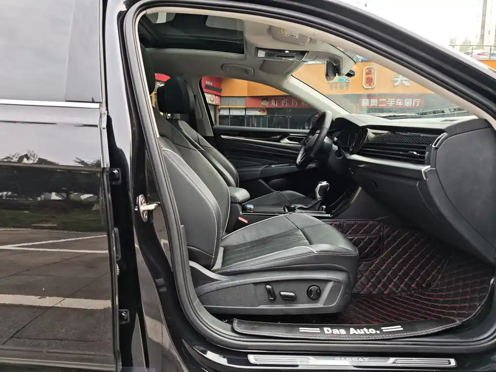 VOLKSWAGEN PASSAT 2022