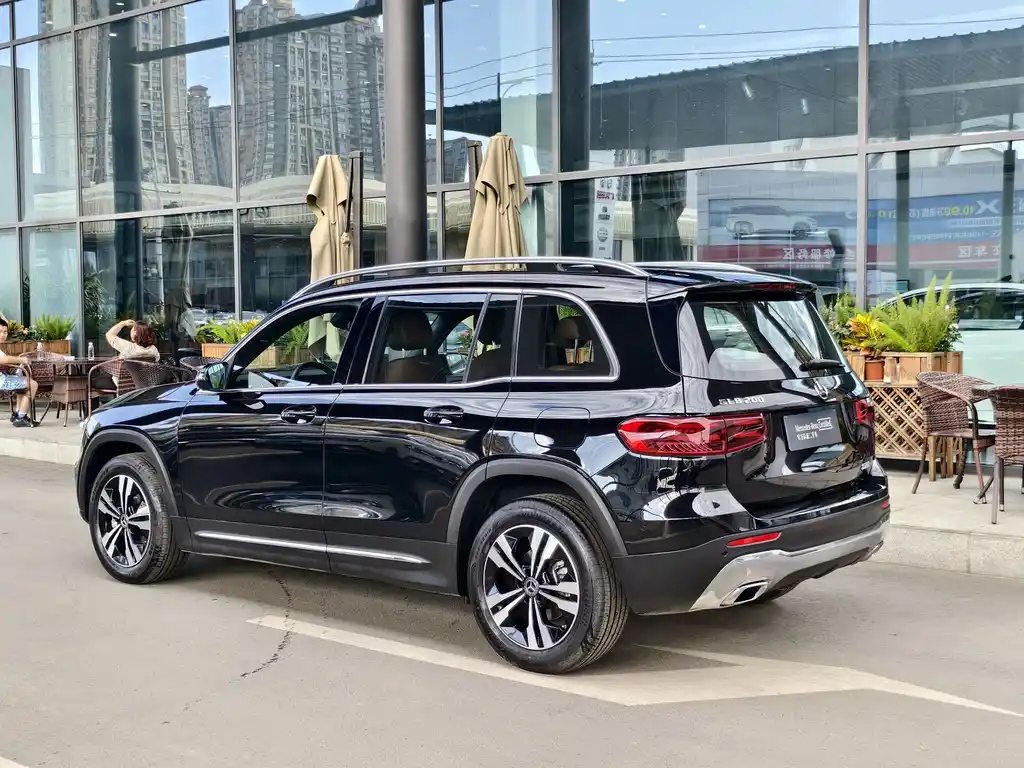 MERCEDES BENZ GLB 2024