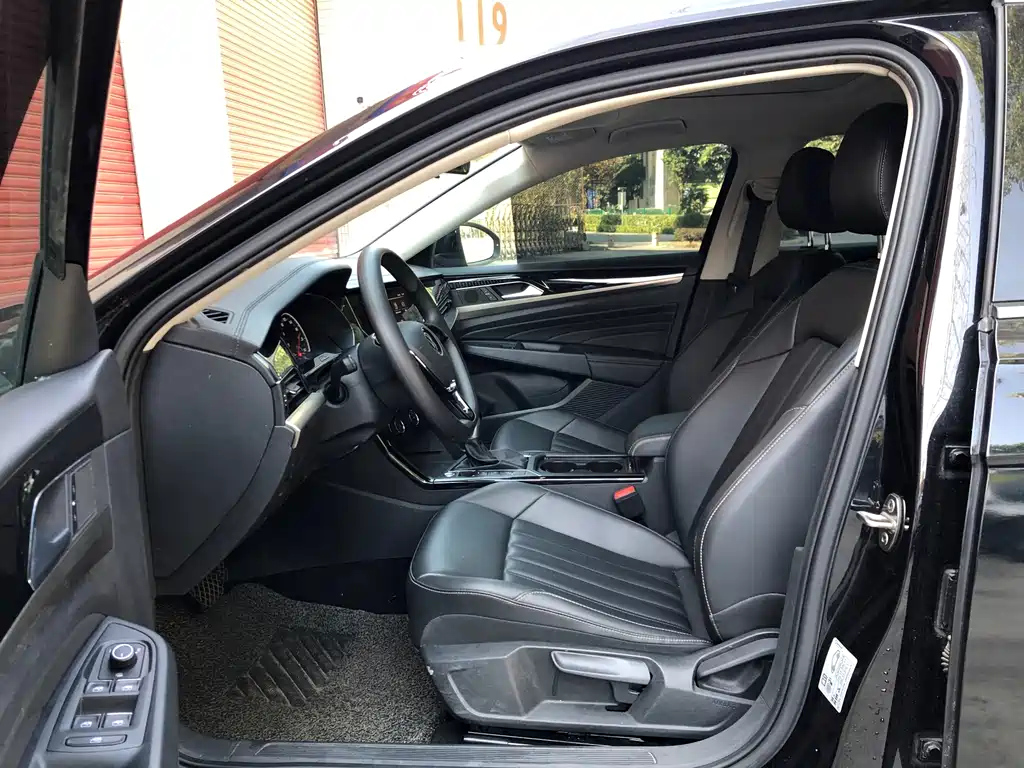 VOLKSWAGEN PASSAT 2021