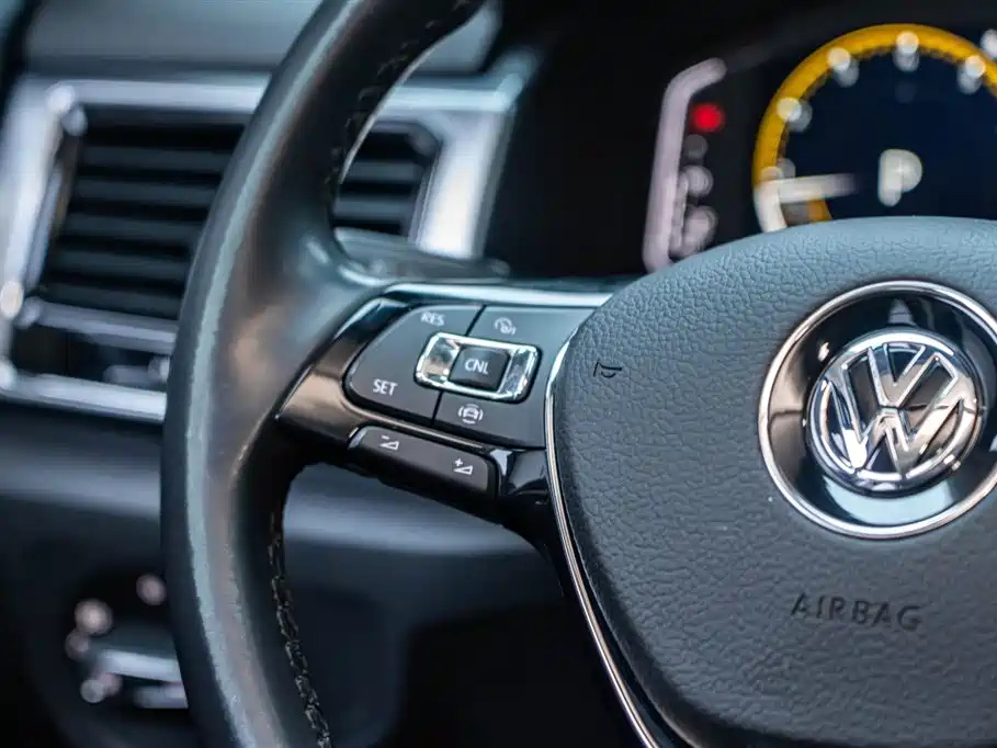 VOLKSWAGEN TOURAN 2021