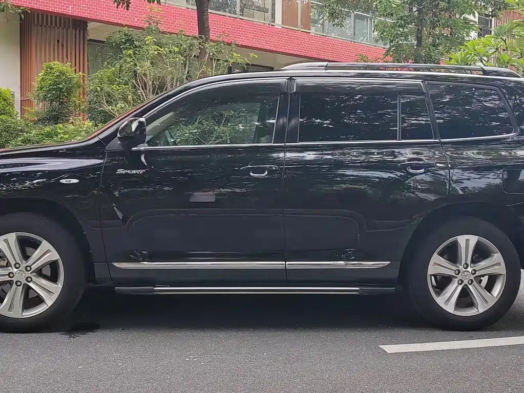 TOYOTA HIGHLANDER 2014