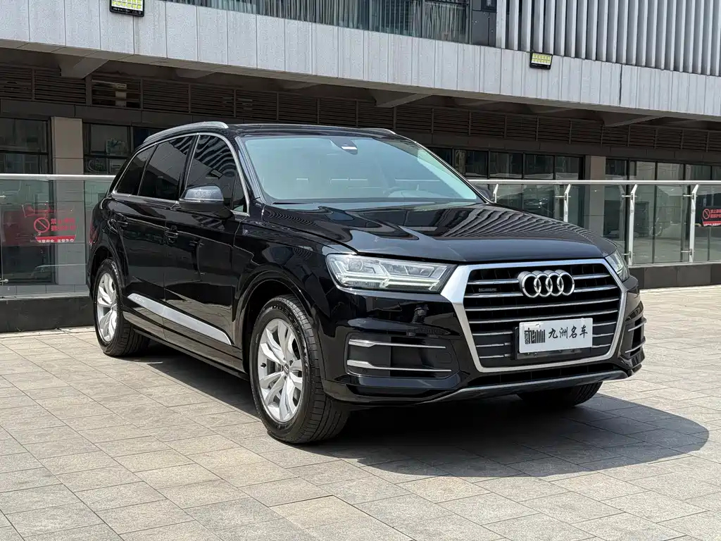 AUDI Q7 2019