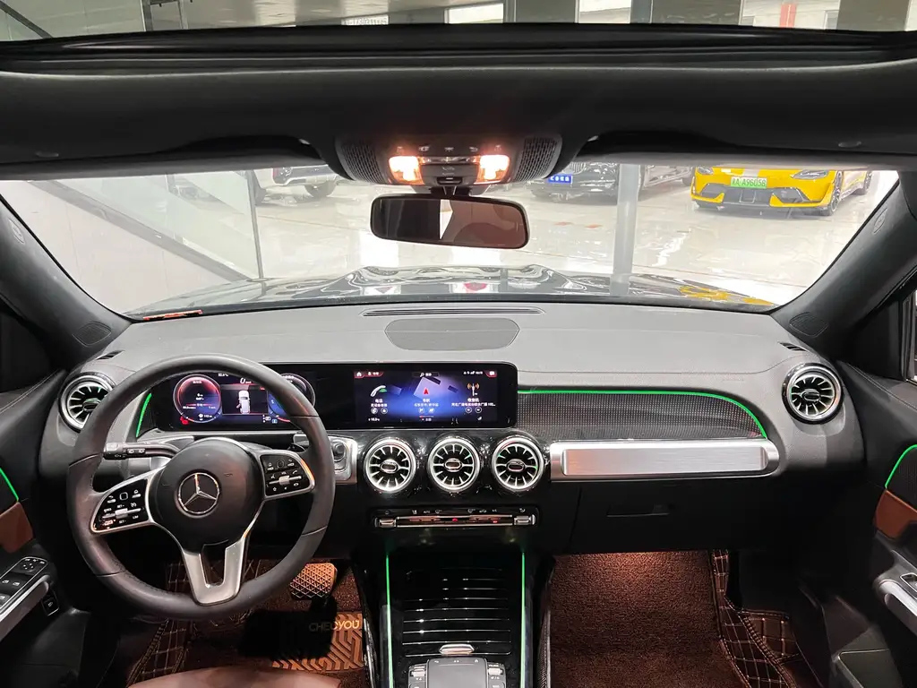 MERCEDES BENZ GLB 2023