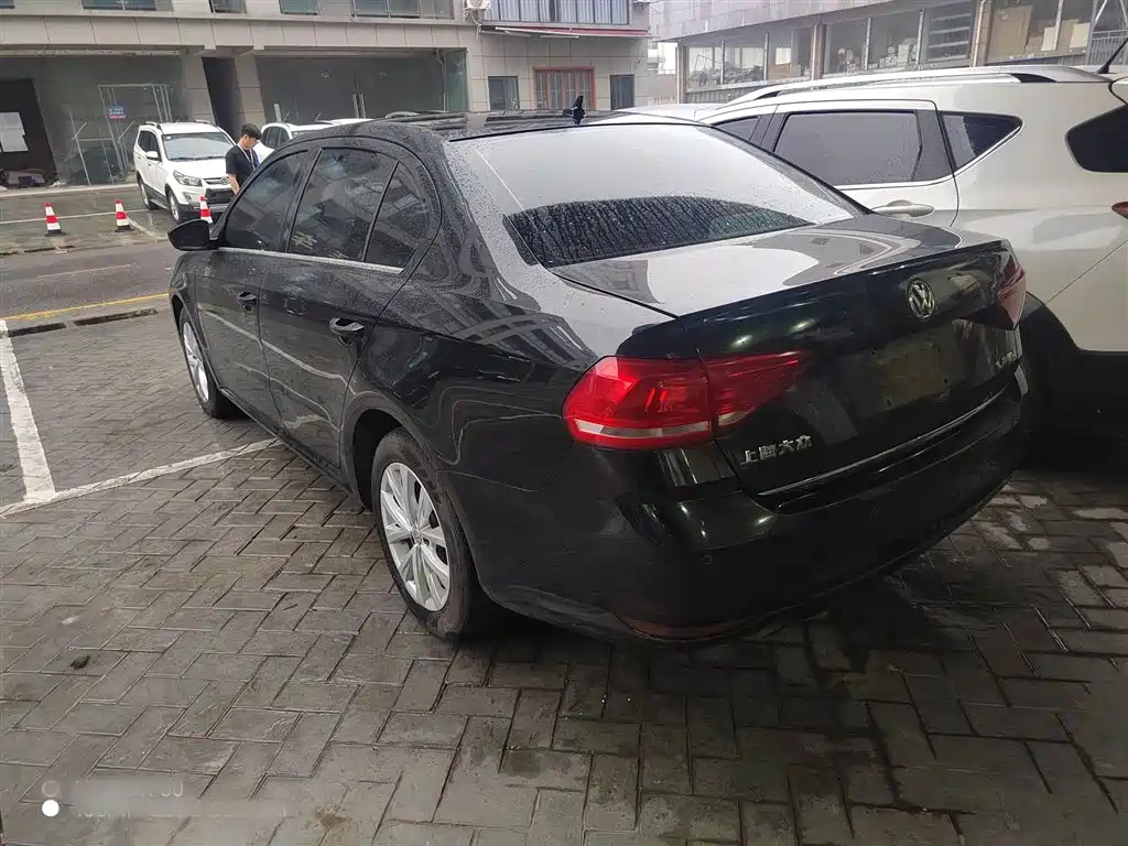 VOLKSWAGEN LAVIDA 2015