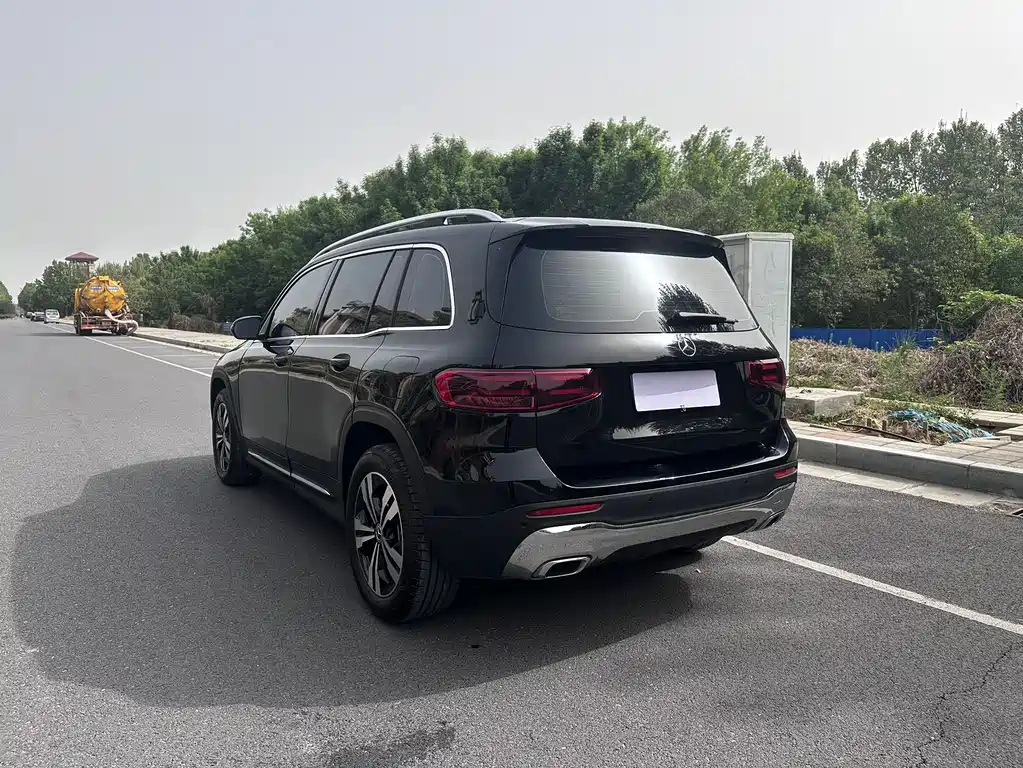 MERCEDES BENZ GLB 2024