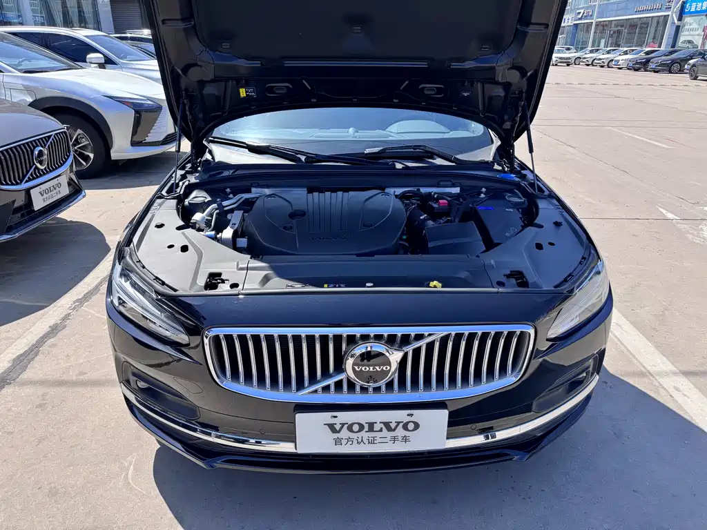 VOLVO S90 2024
