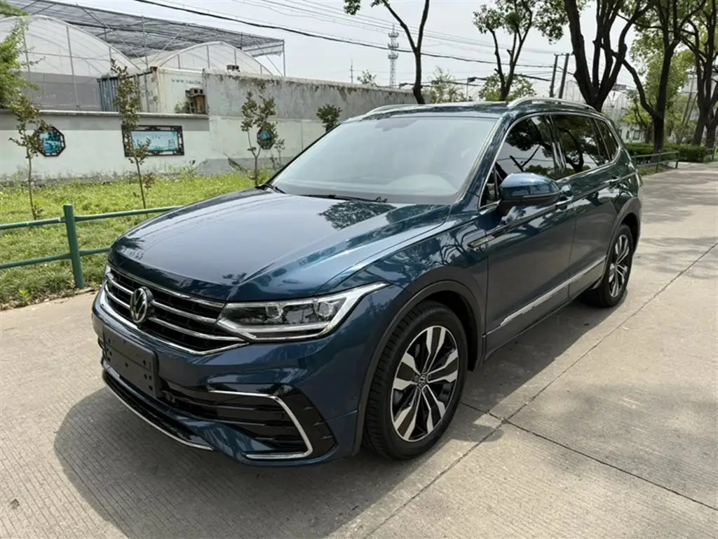 VOLKSWAGEN TIGUAN L 2022