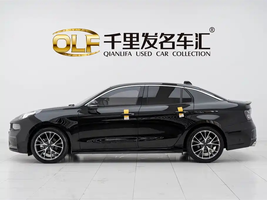 LYNK&CO 03 2022