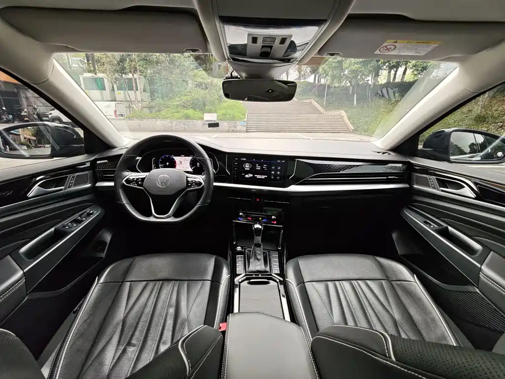 VOLKSWAGEN PASSAT 2022