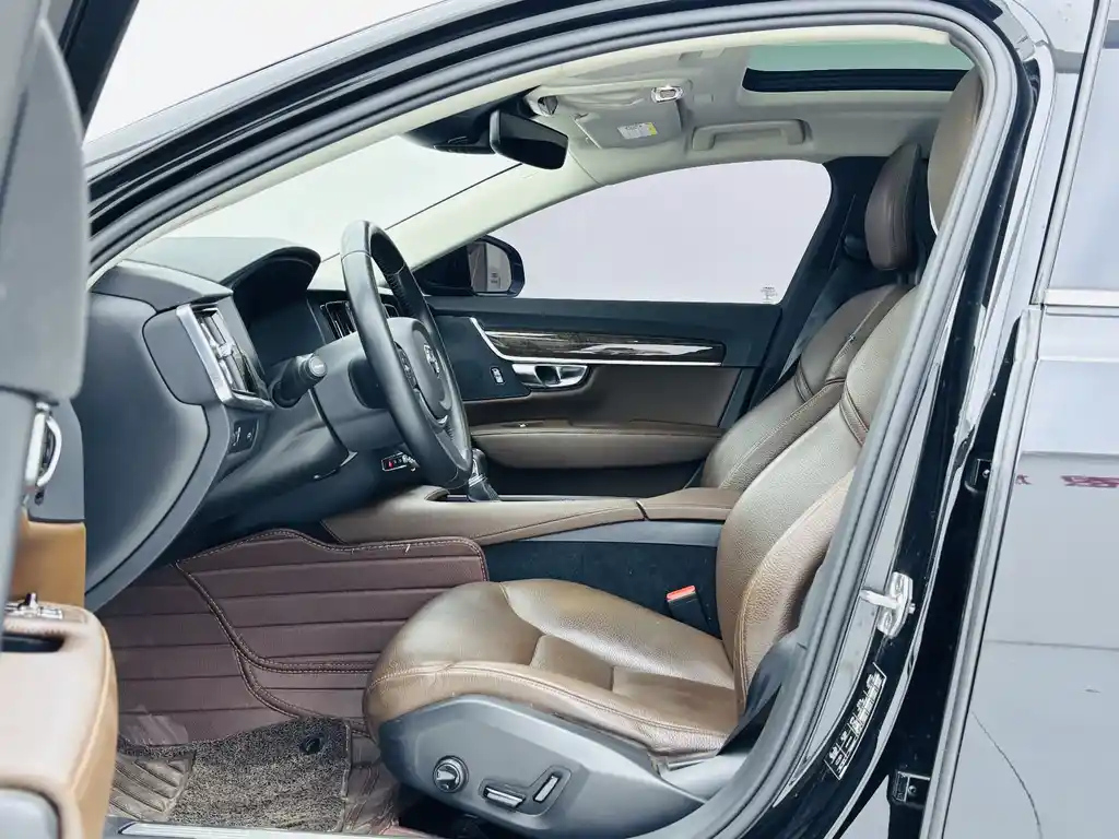 VOLVO S90 2017