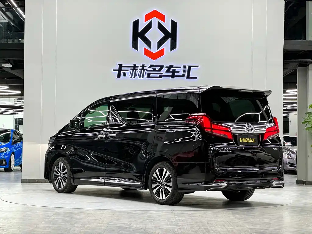 TOYOTA ALPHARD 2018