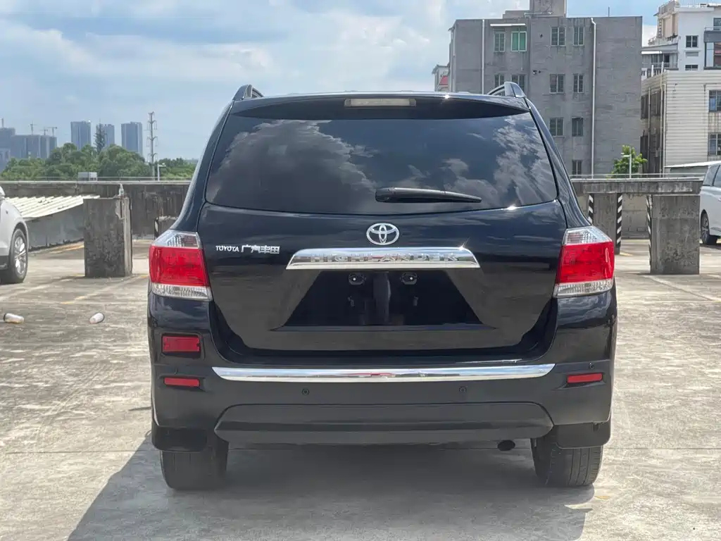 TOYOTA HIGHLANDER 2013