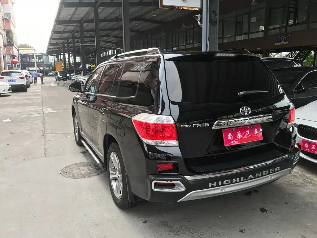 TOYOTA HIGHLANDER 2015