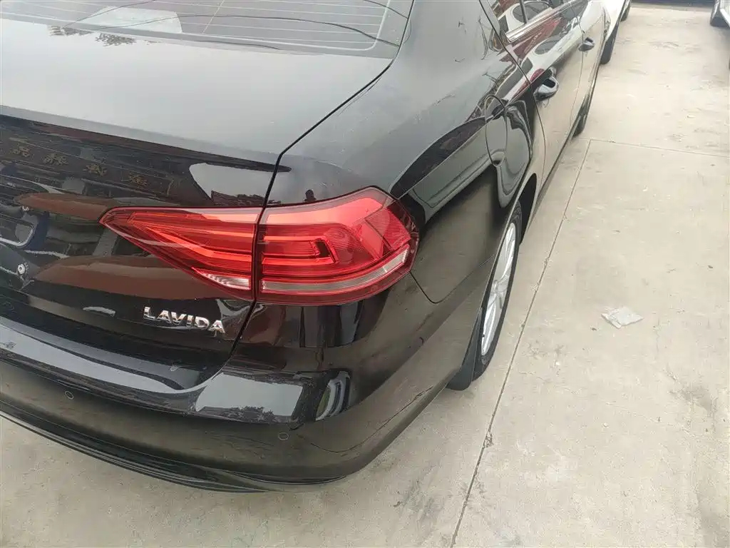 VOLKSWAGEN LAVIDA 2019