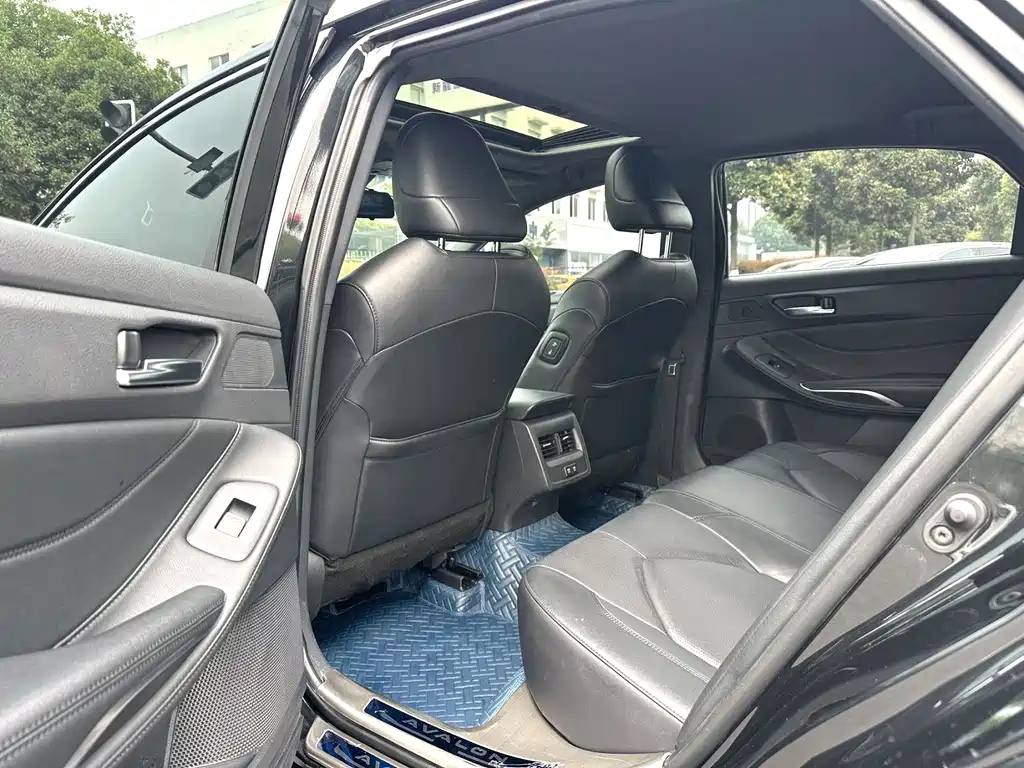 TOYOTA AVALON 2022