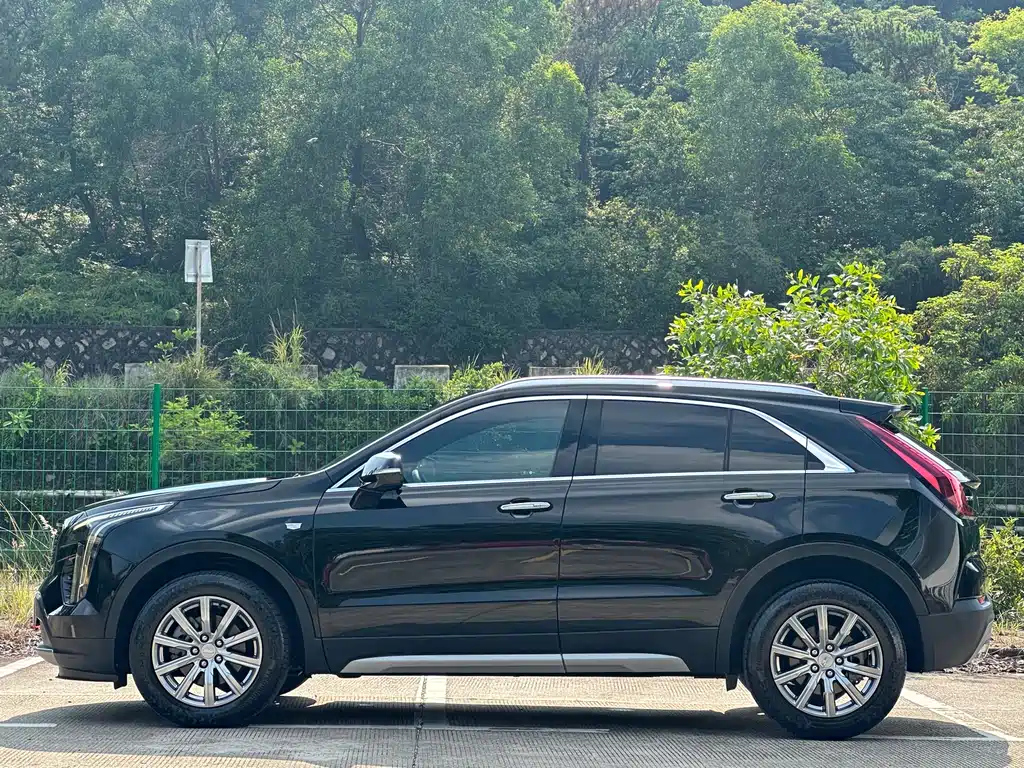 CADILLAC XT4 2021