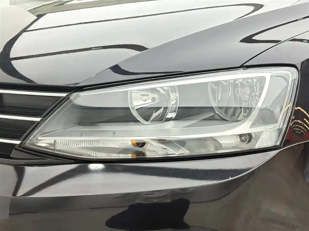 VOLKSWAGEN SAGITAR 2018