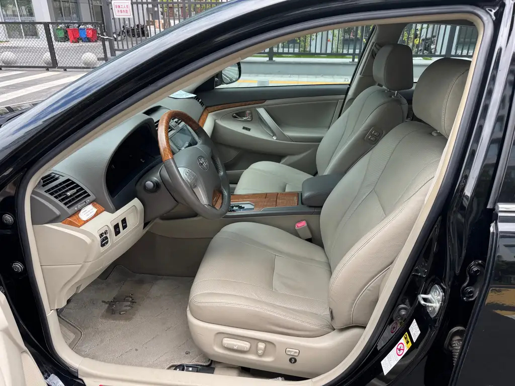 TOYOTA CAMRY 2011
