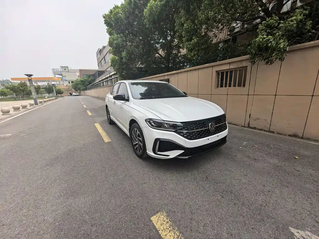 VOLKSWAGEN LAVIDA 2023