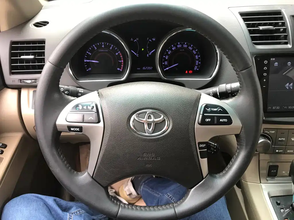 TOYOTA HIGHLANDER 2015