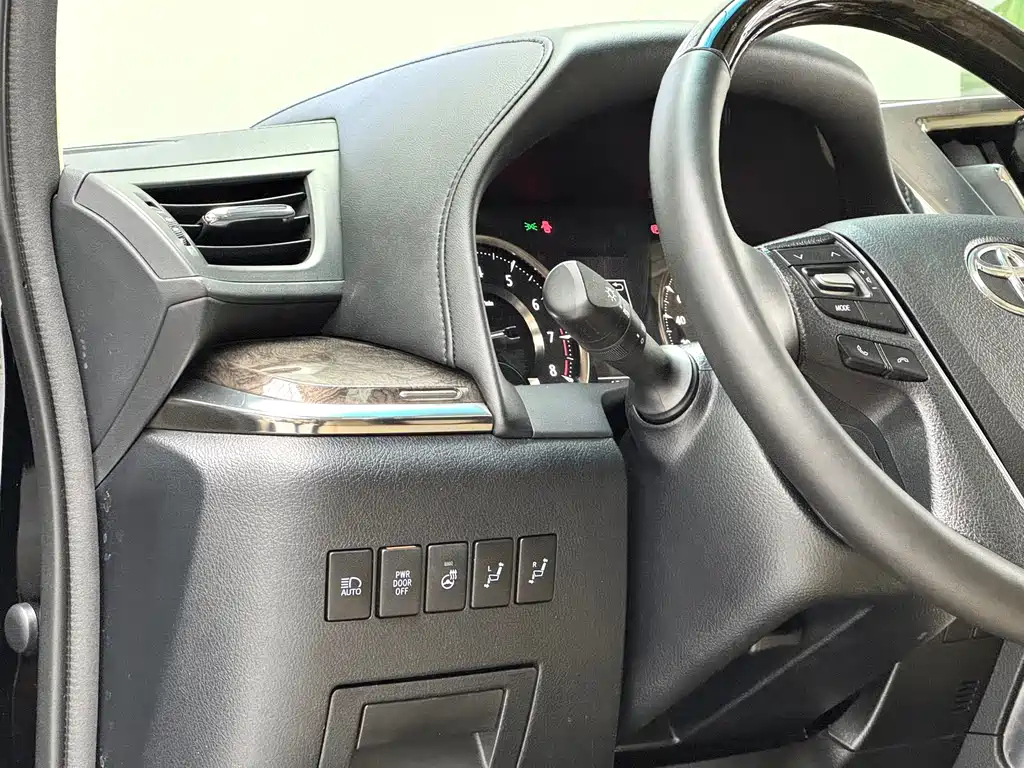 TOYOTA ALPHARD 2018