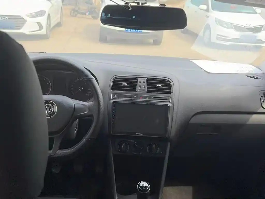 VOLKSWAGEN POLO 2018