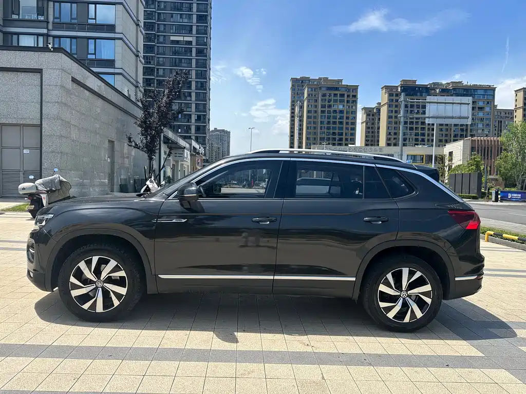 VOLKSWAGEN TAYRON 2020