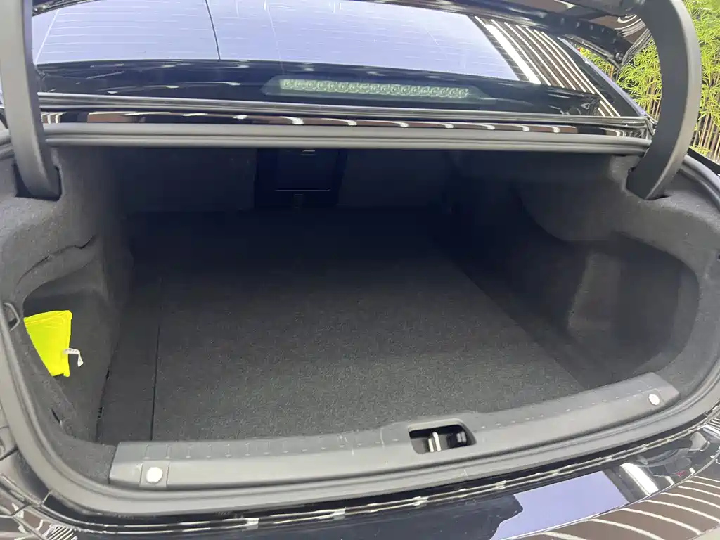 VOLVO S90 2023