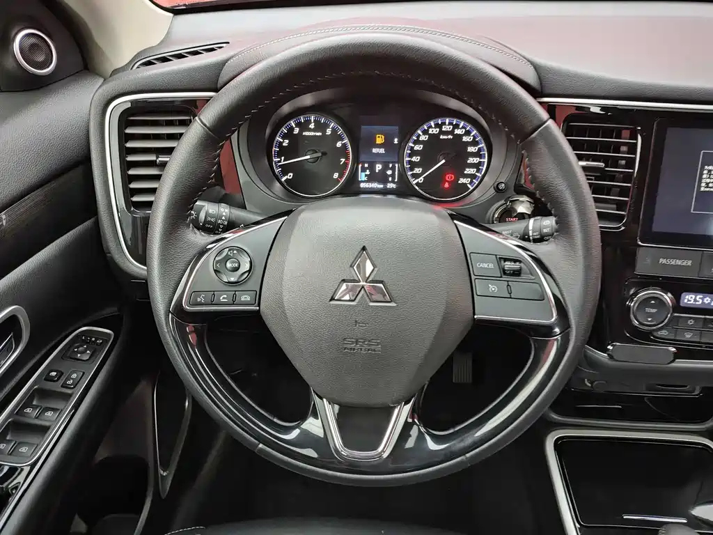 MITSUBISHI OUTLANDER 2021