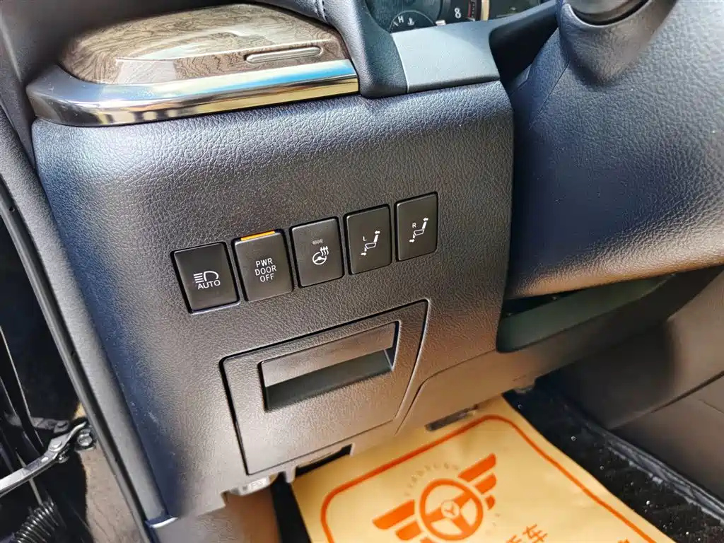 TOYOTA ALPHARD 2019