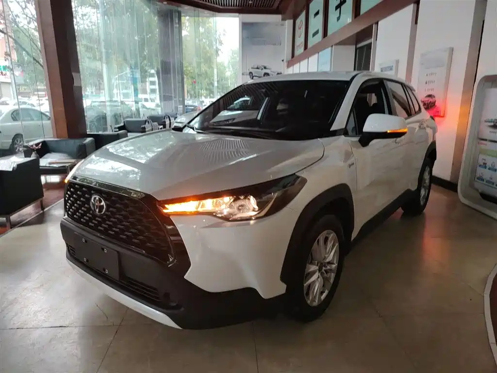 TOYOTA COROLLA CROSS 2024